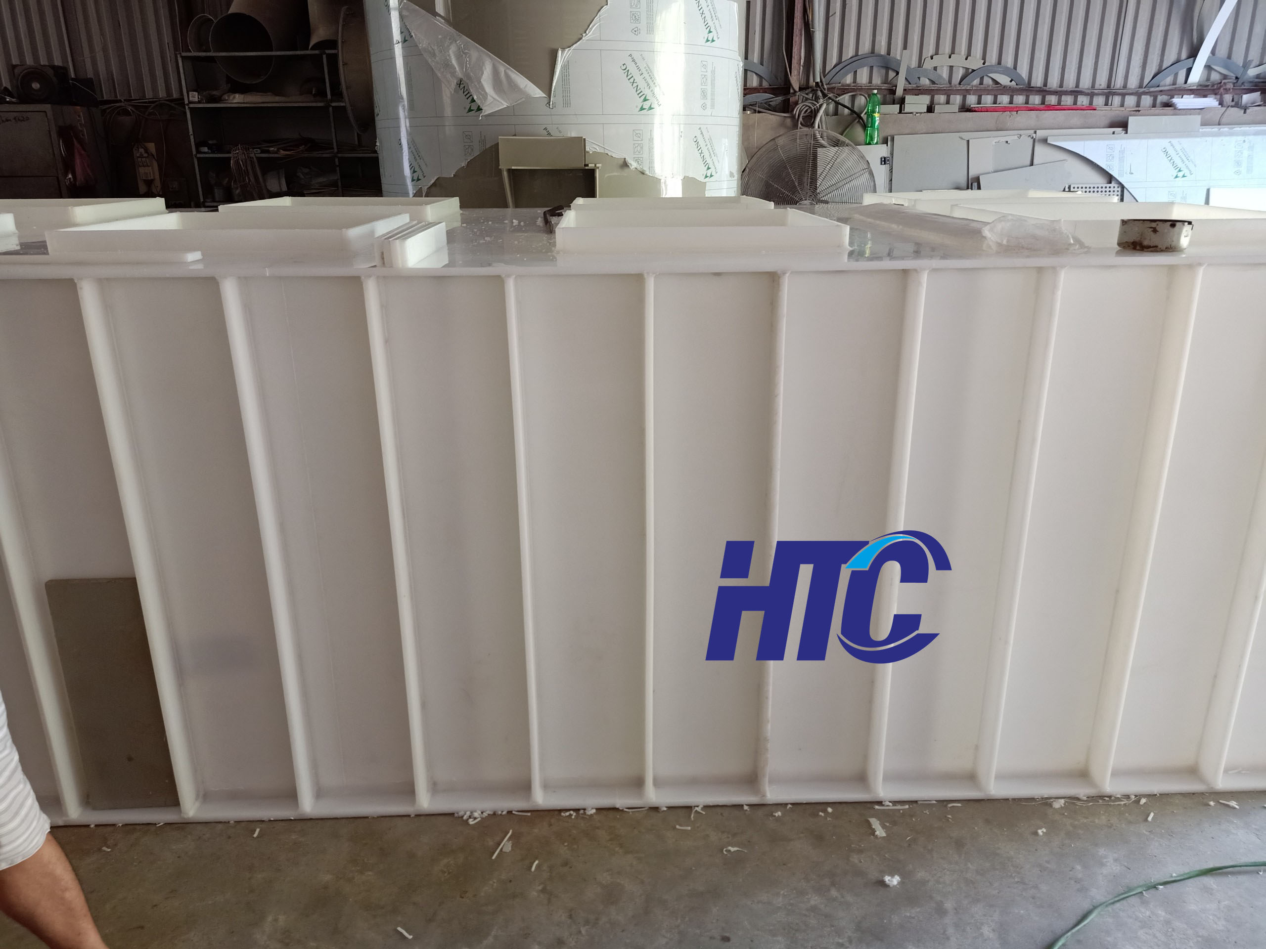 Bể nhựa có đai tăng cứng bằng nhựa